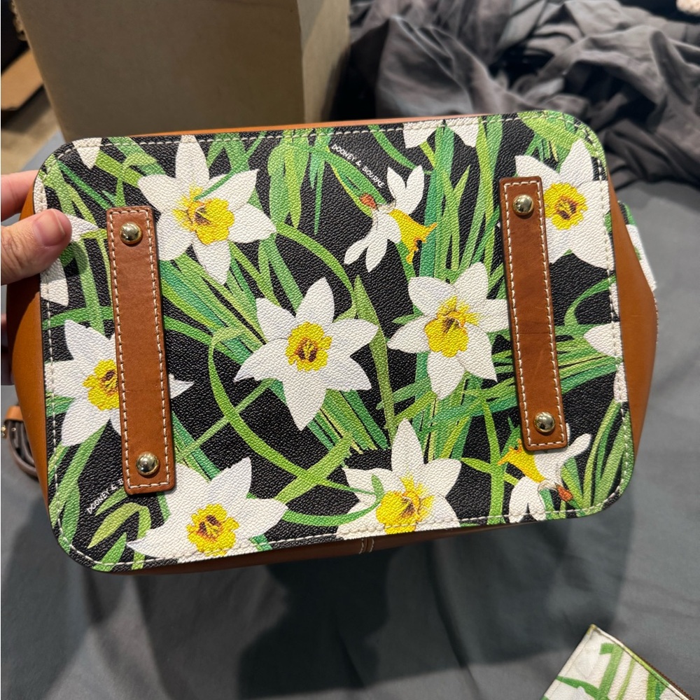 Dooney & Bourke Daffodil Bucket Bag with 2 wristlets - Picture 3 of 5